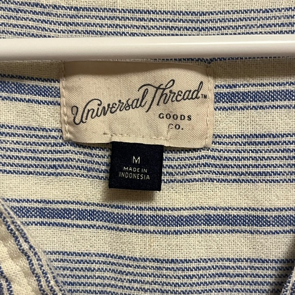 Universal Thread Women's Relaxed Fit Linen Rayon Blend Popover Blouse - Picture 4 of 5